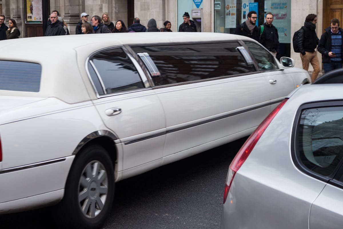 Taxi & car service in Hillcrest, NY — Ernie's Taxi